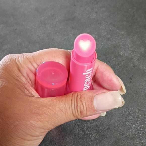 Too Faced Peach Bloom Blossoming Lip Balm - Raspberry Flush - Picture 3 of 4